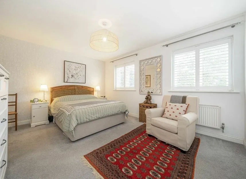Heritage Close, Sunbury-On-Thames, TW16, photo 4