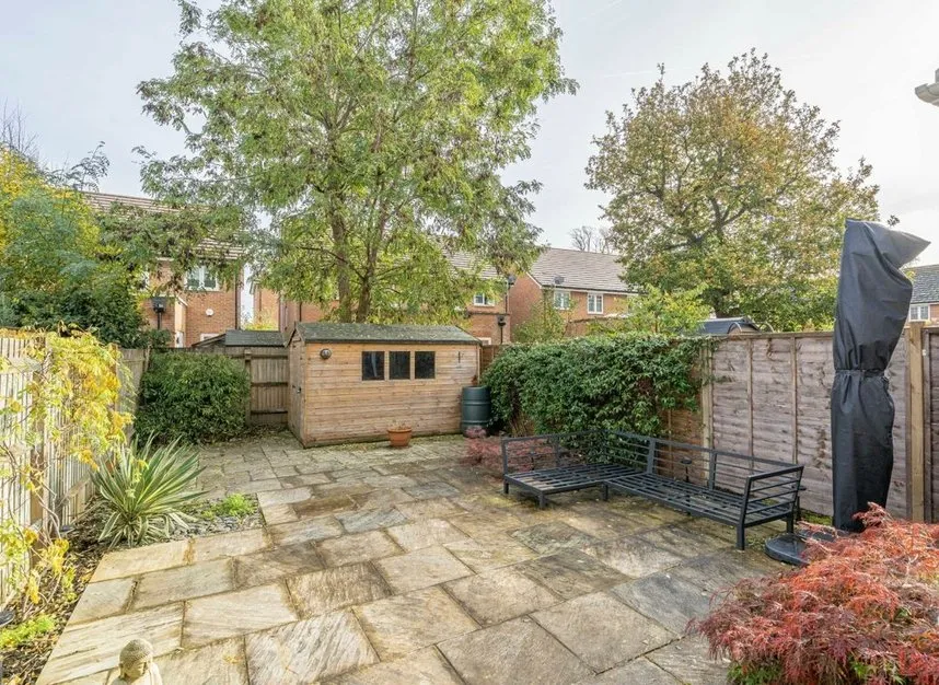 Heritage Close, Sunbury-On-Thames, TW16, photo 6