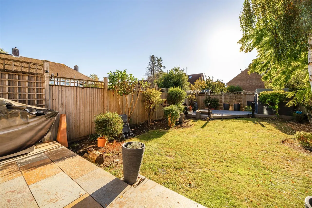 St Giles Avenue, Ickenham, UB10, photo 11