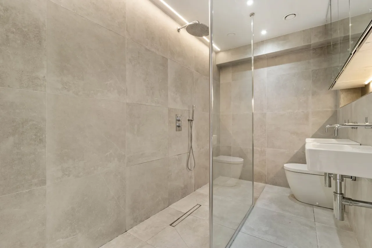 Cavendish Road, Bowdon, WA14, photo 8