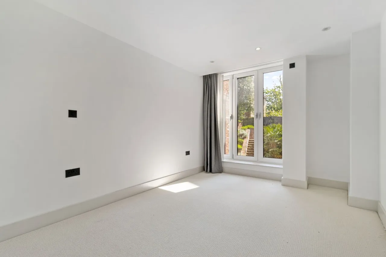 Cavendish Road, Bowdon, WA14, photo 9