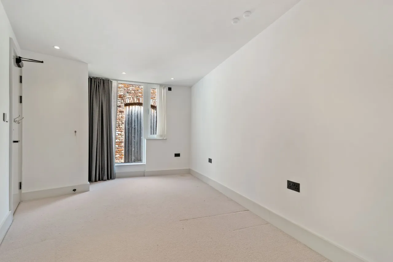 Cavendish Road, Bowdon, WA14, photo 10