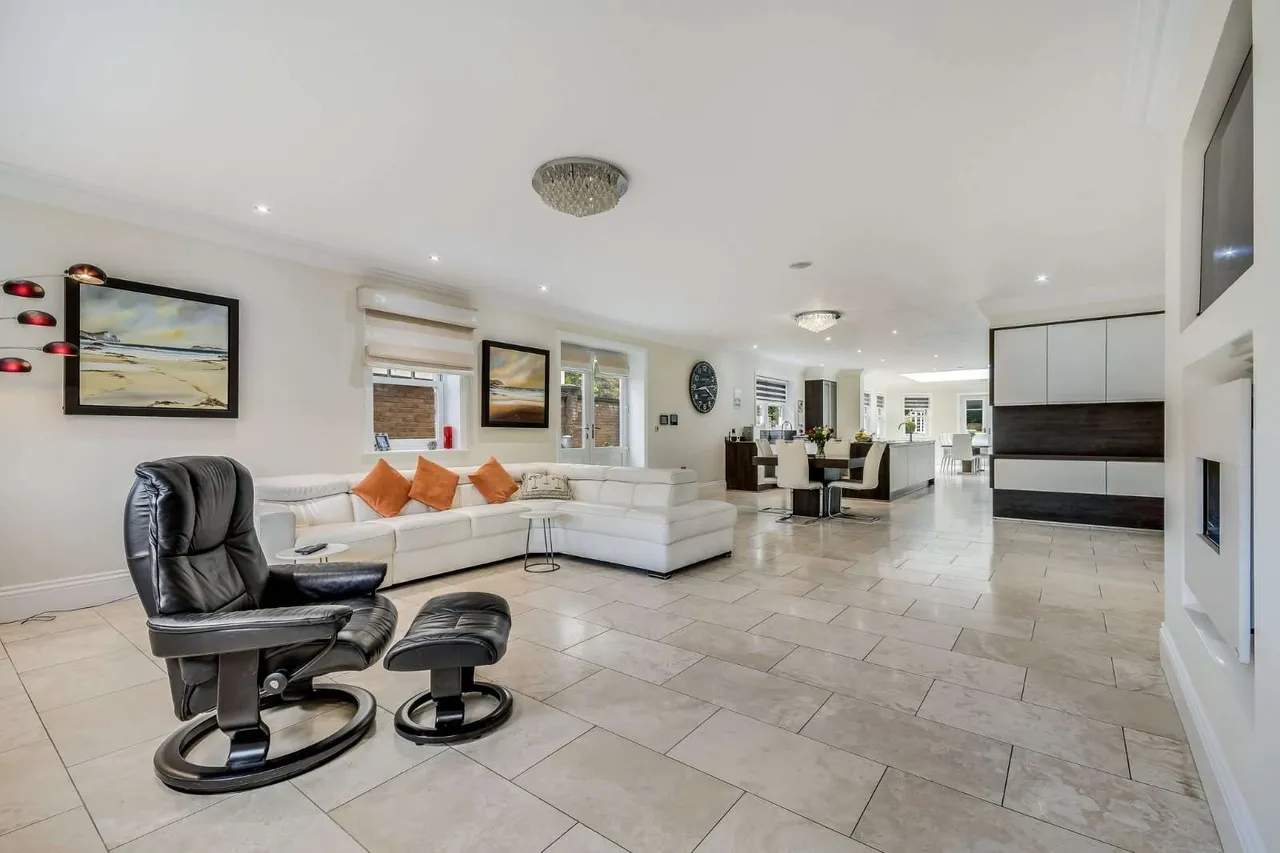 Norsey Road, Billericay, Essex, CM11 1DB, photo 6