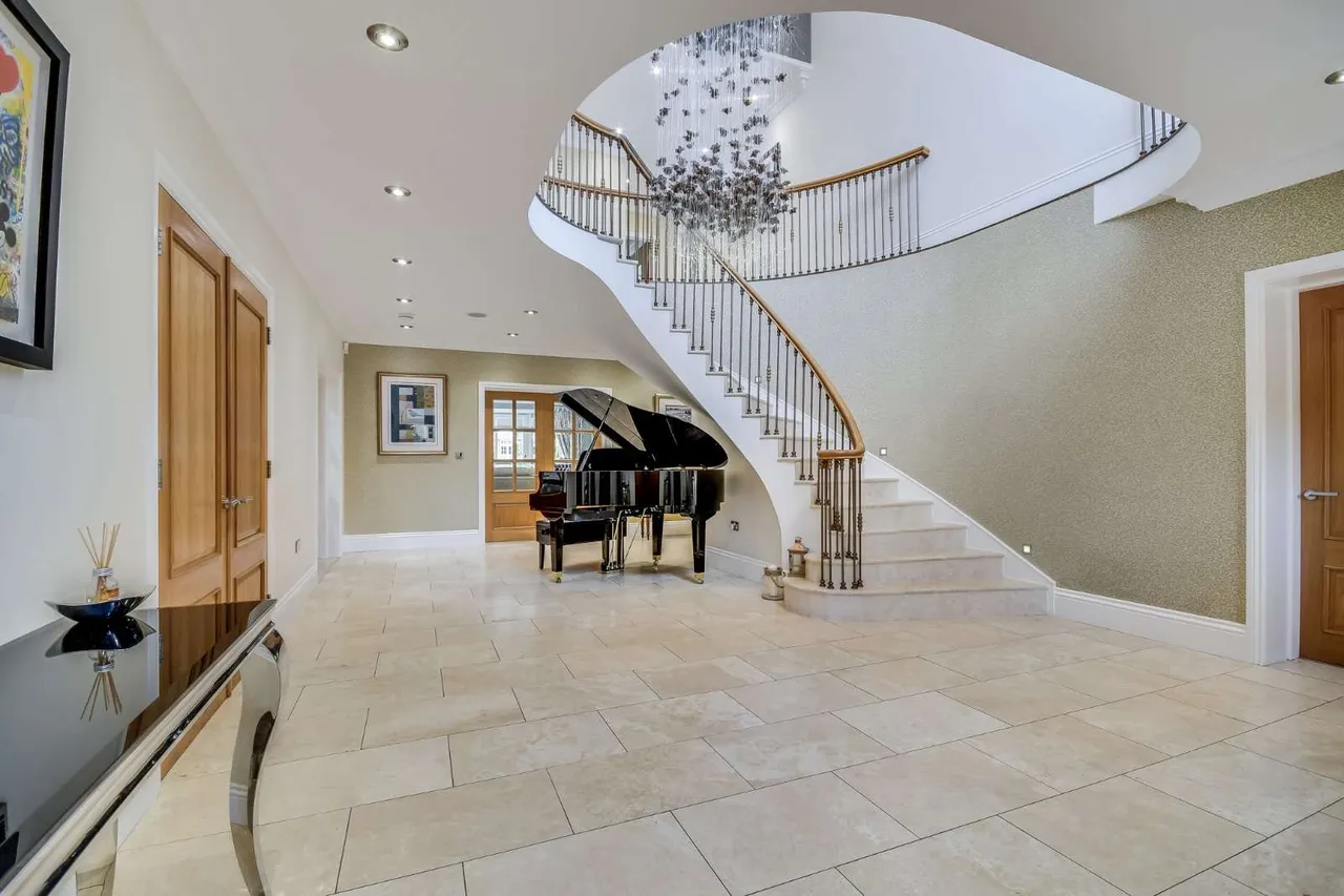 Norsey Road, Billericay, Essex, CM11 1DB, photo 2
