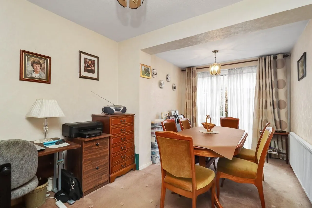 Lansdowne Road, Altrincham, Cheshire WA14 4HJ, photo 4