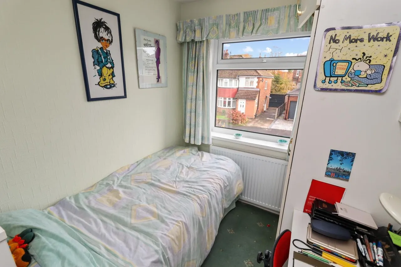 Lansdowne Road, Altrincham, Cheshire WA14 4HJ, photo 13