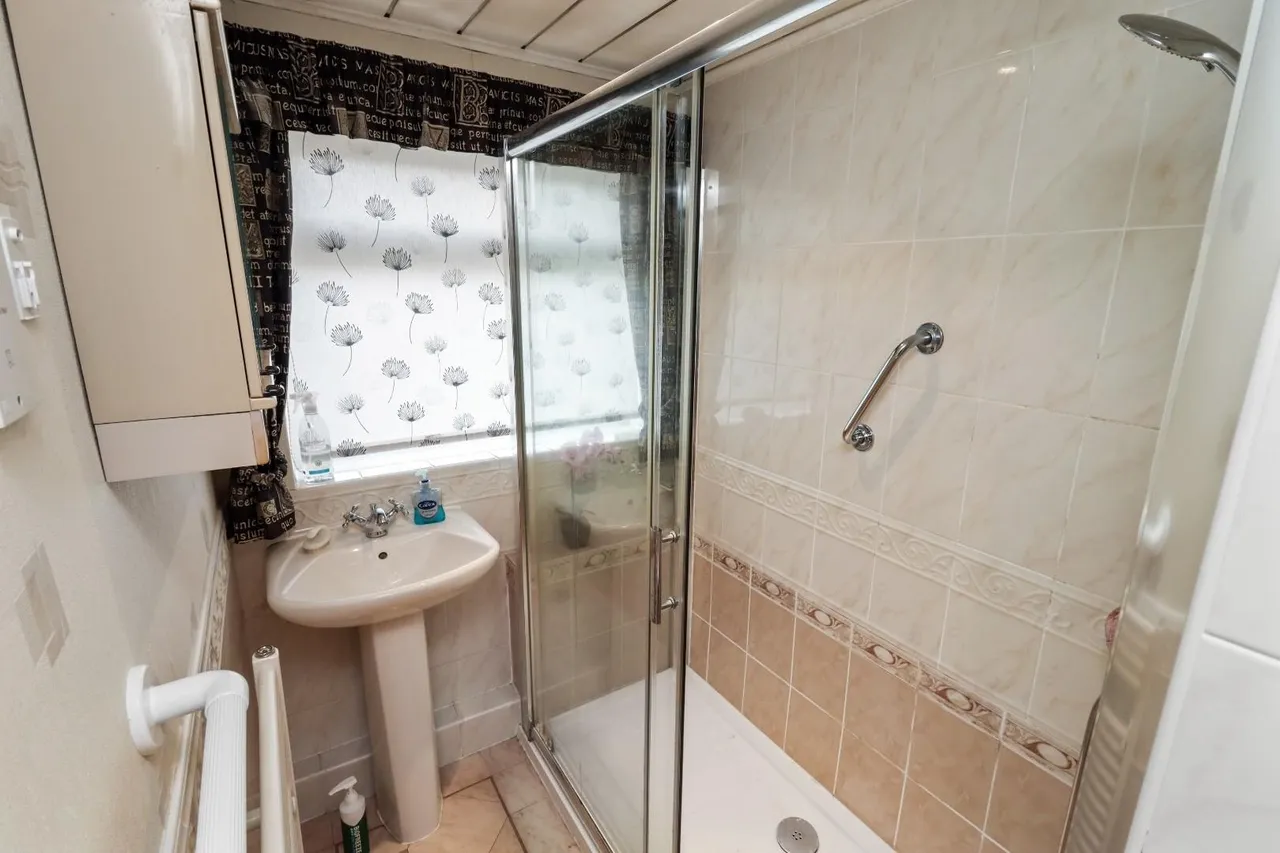Lansdowne Road, Altrincham, Cheshire WA14 4HJ, photo 14