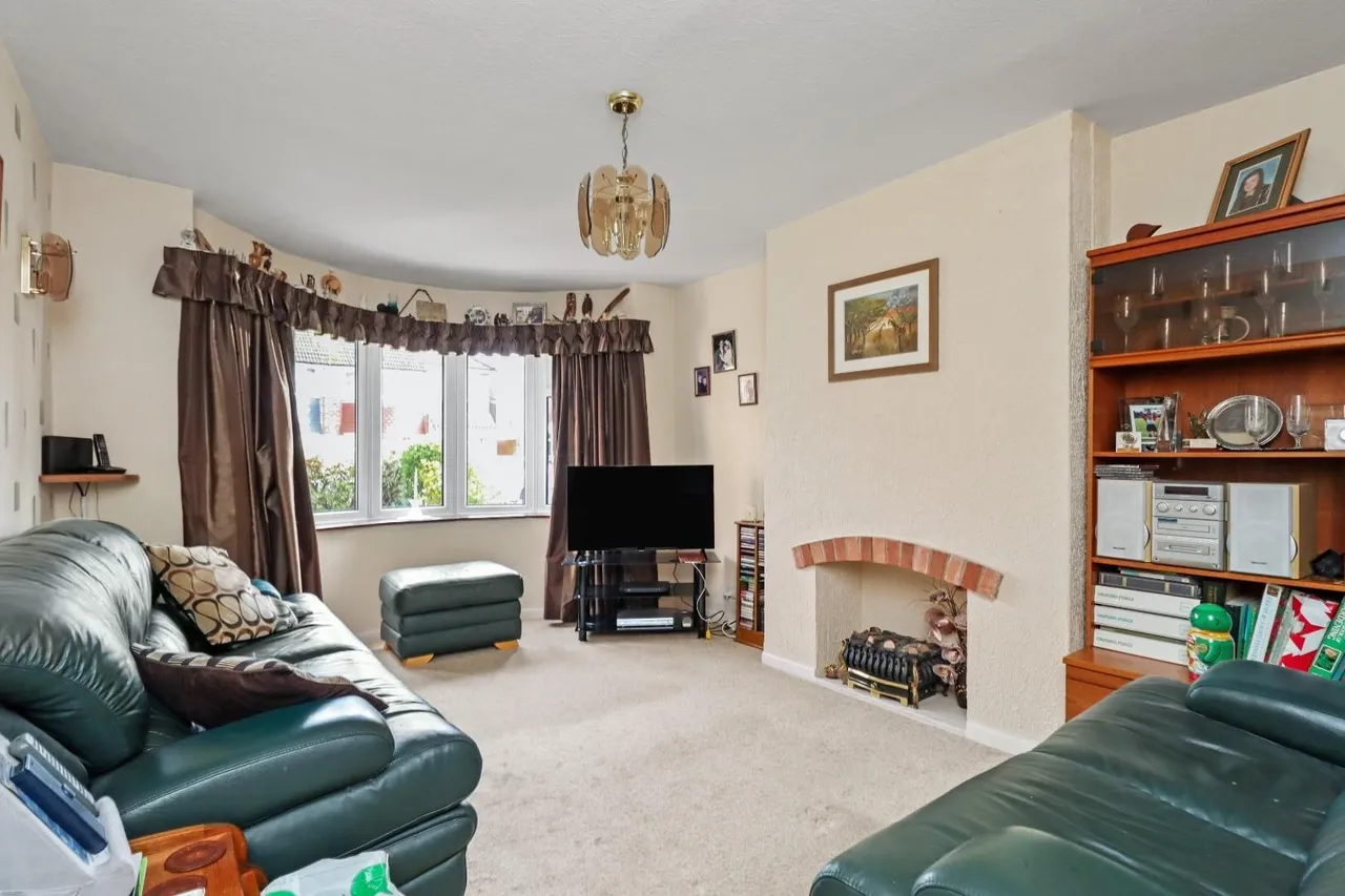 Lansdowne Road, Altrincham, Cheshire WA14 4HJ, photo 2