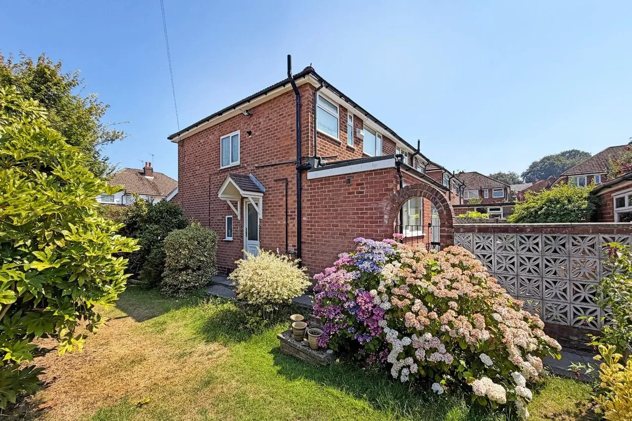 Lansdowne Road, Altrincham, Cheshire WA14 4HJ, photo 6
