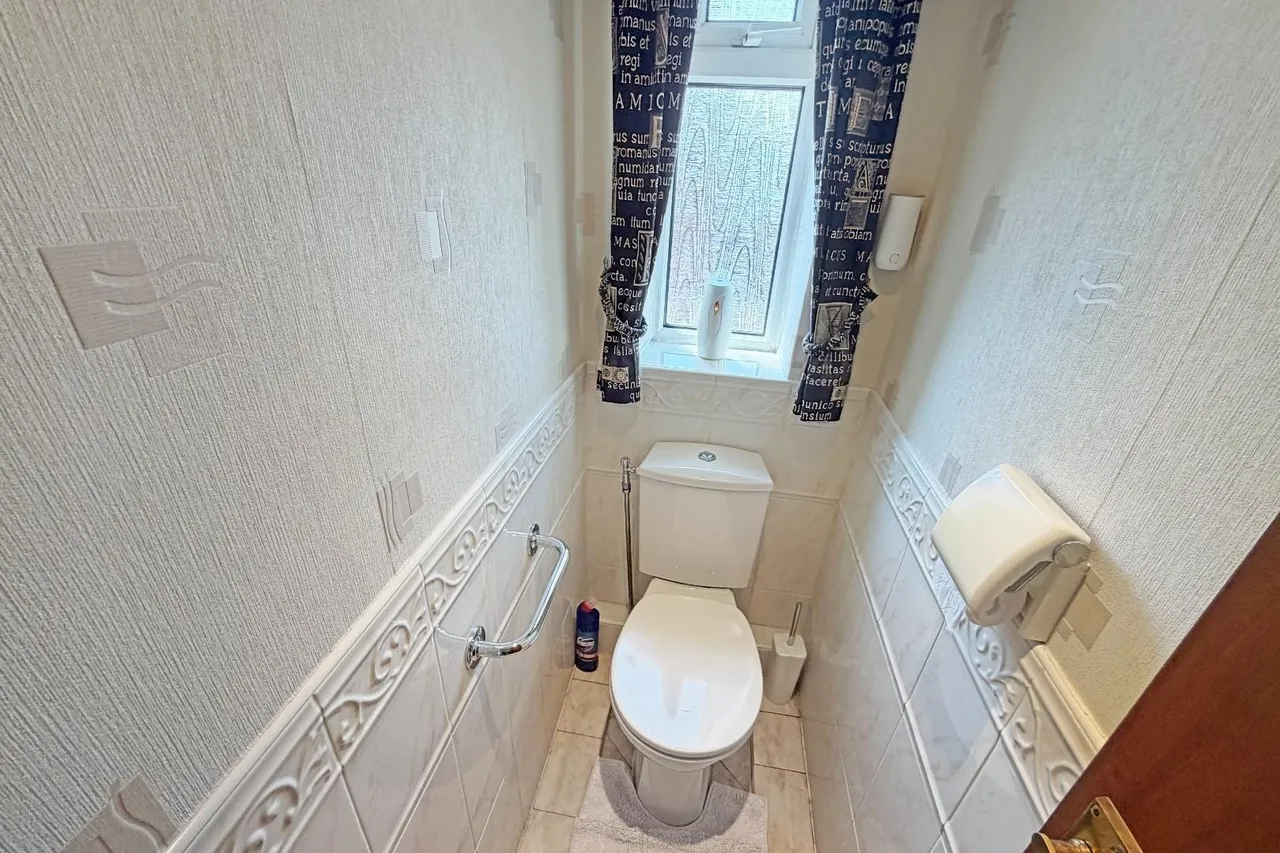 Lansdowne Road, Altrincham, Cheshire WA14 4HJ, photo 15