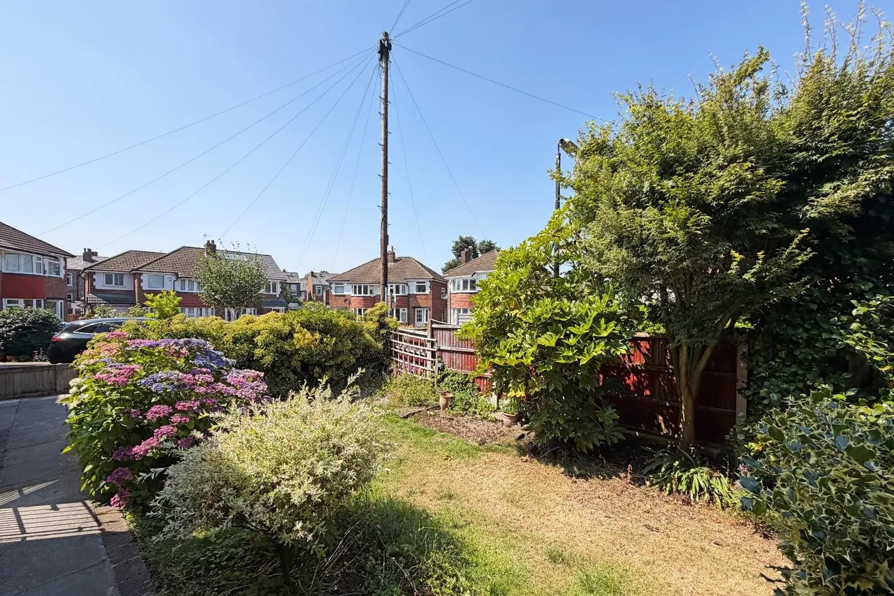 Lansdowne Road, Altrincham, Cheshire WA14 4HJ, photo 23
