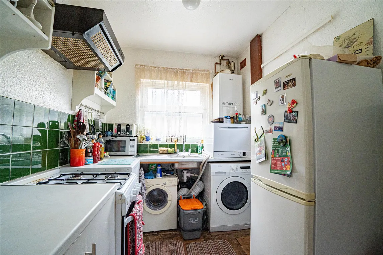 Battle Crescent, St. Leonards-On-Sea, photo 5