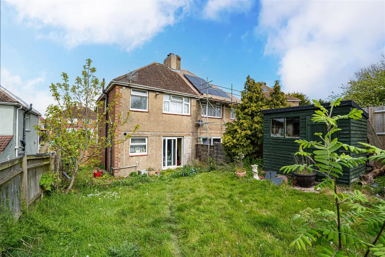 Battle Crescent, St. Leonards-On-Sea, photo 6