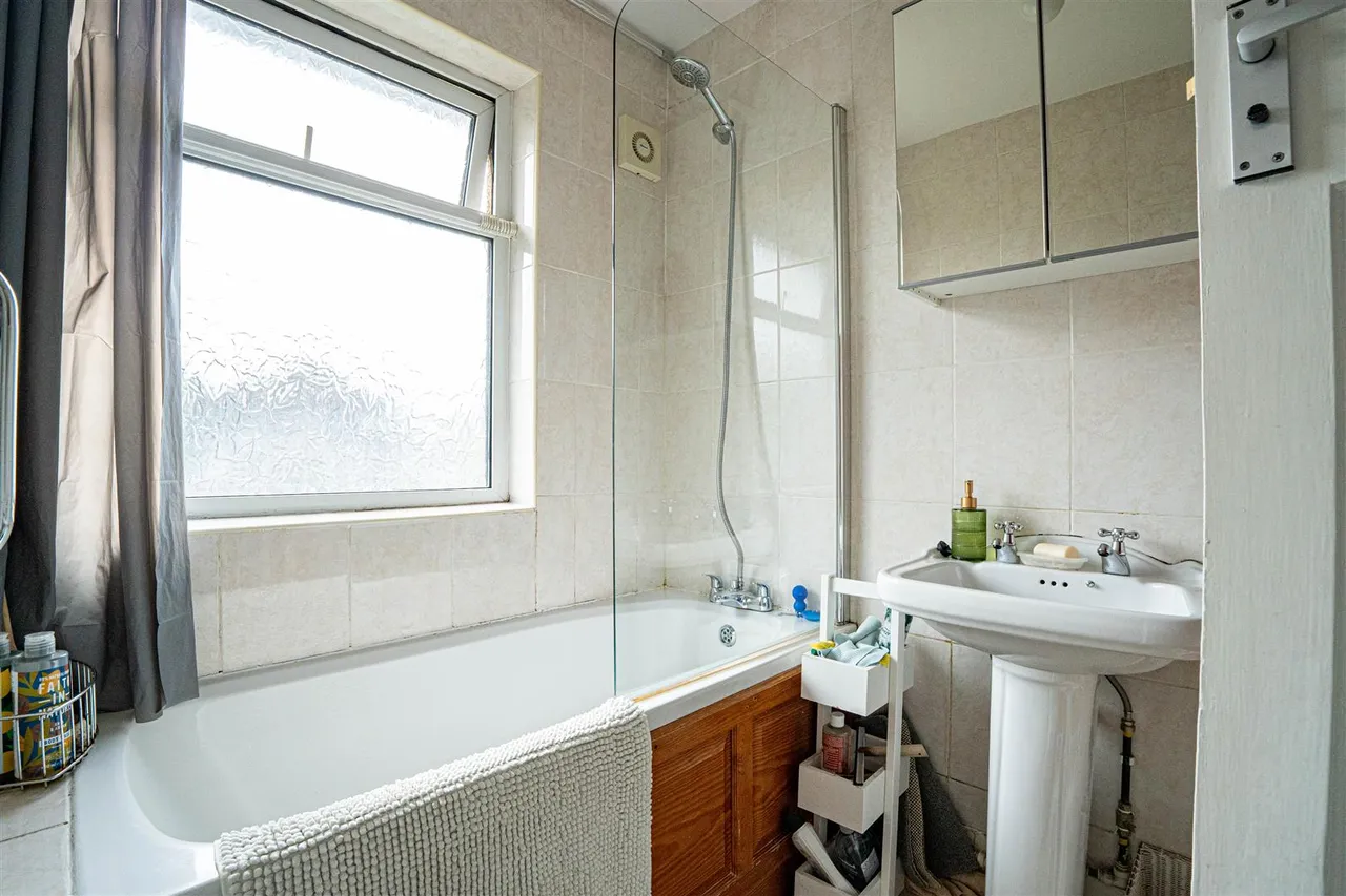 Battle Crescent, St. Leonards-On-Sea, photo 11