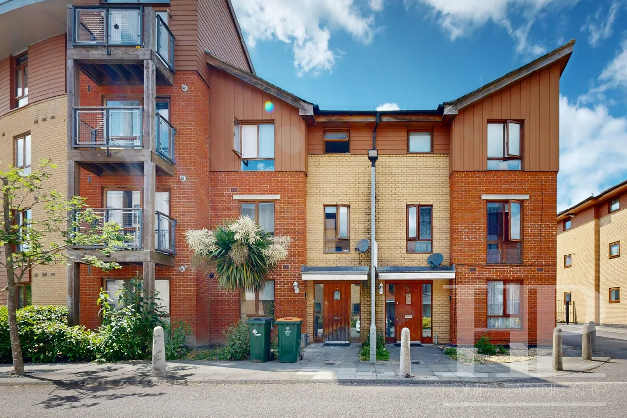 Commonwealth Drive, Crawley, RH10, photo 4