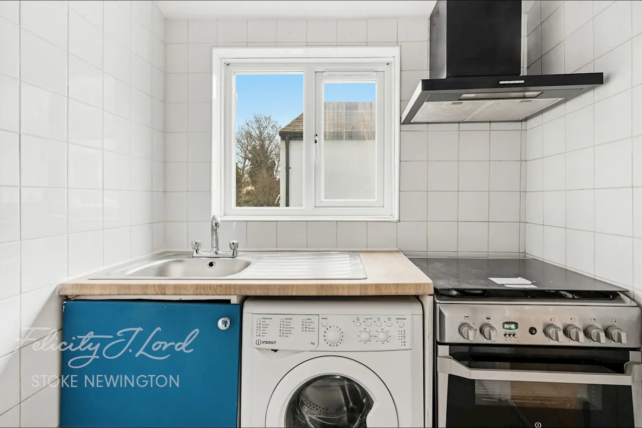 Beaconsfield Road, London, photo 4