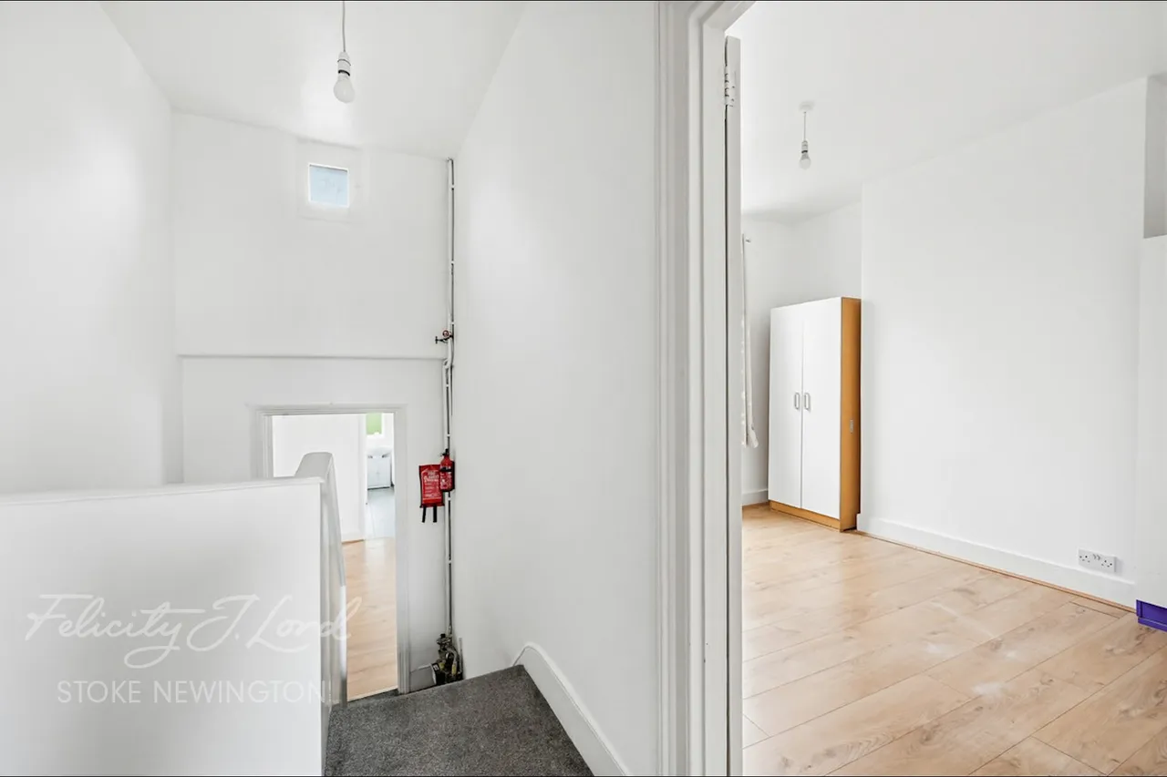 Beaconsfield Road, London, photo 10
