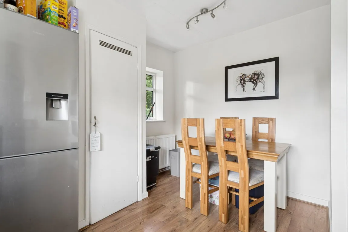 Chigwell Hurst Court, Pinner, HA5, photo 4