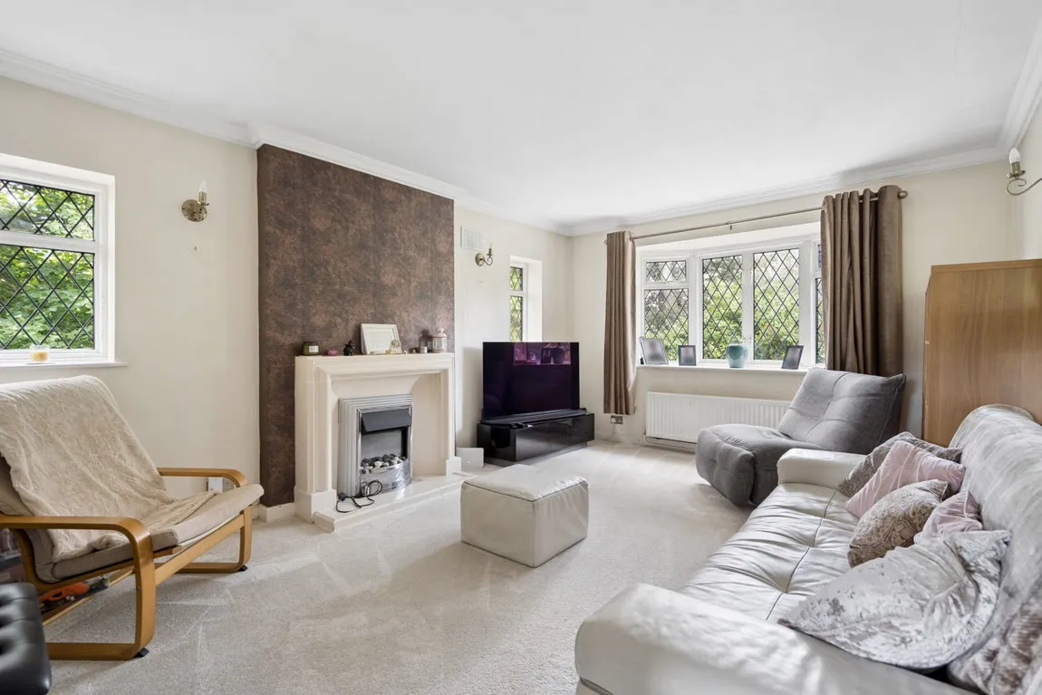 Chigwell Hurst Court, Pinner, HA5, photo 2