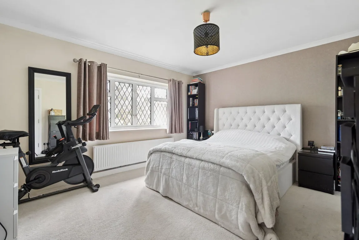 Chigwell Hurst Court, Pinner, HA5, photo 8