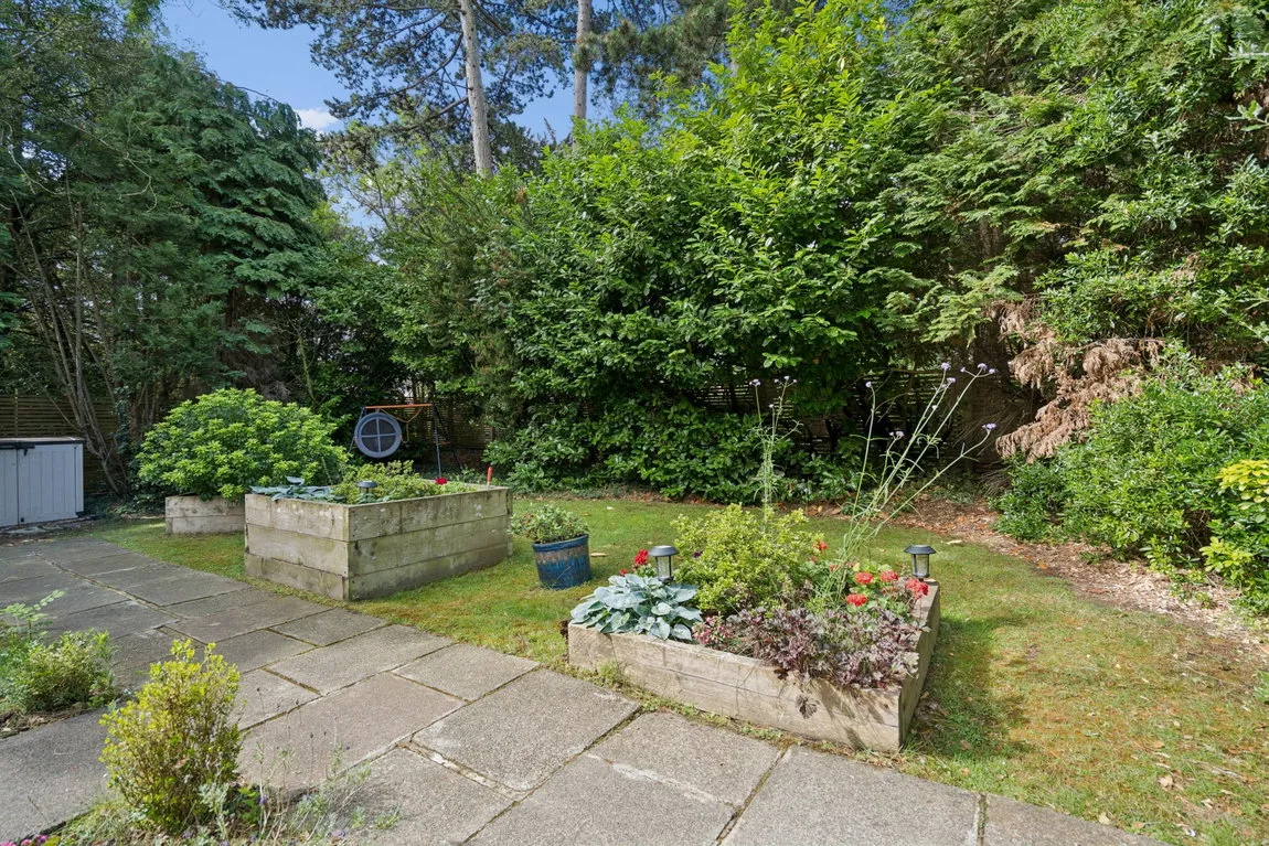 Chigwell Hurst Court, Pinner, HA5, photo 13
