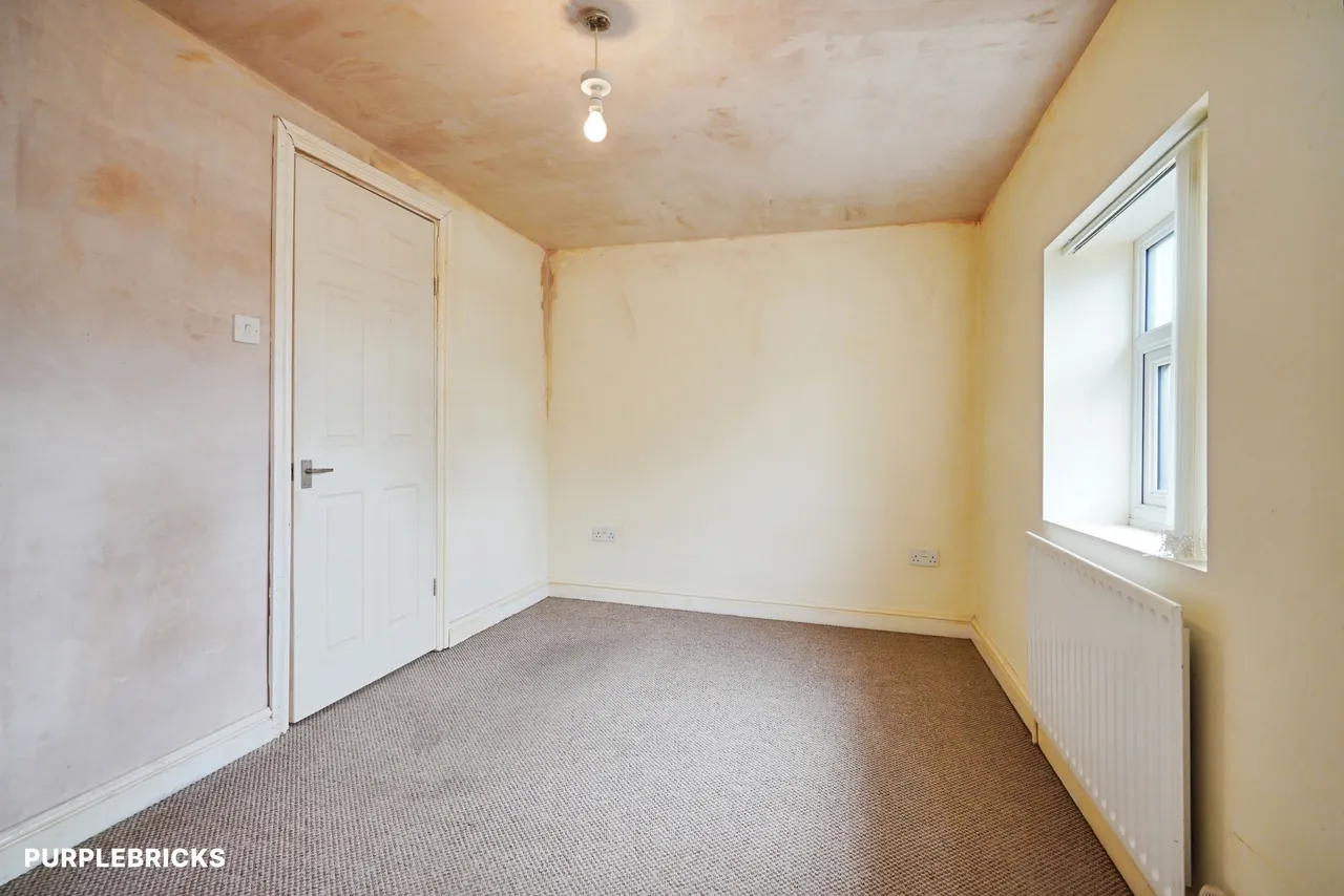 High Street, Newhall, DE11, photo 12
