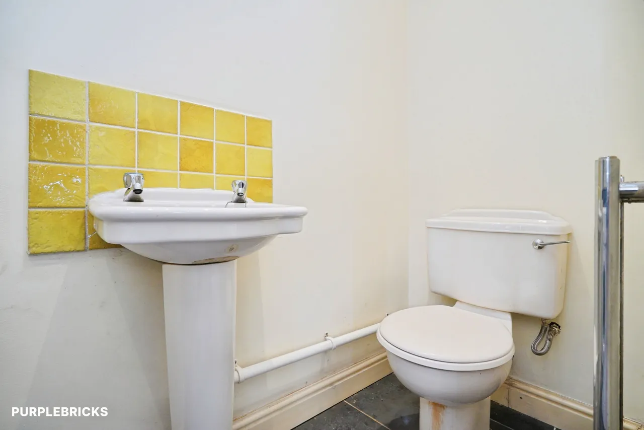 High Street, Newhall, DE11, photo 7
