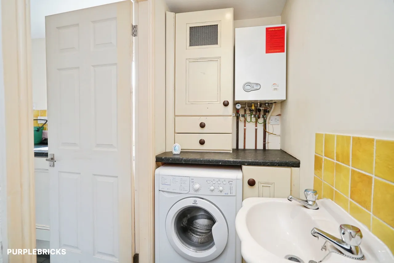 High Street, Newhall, DE11, photo 6