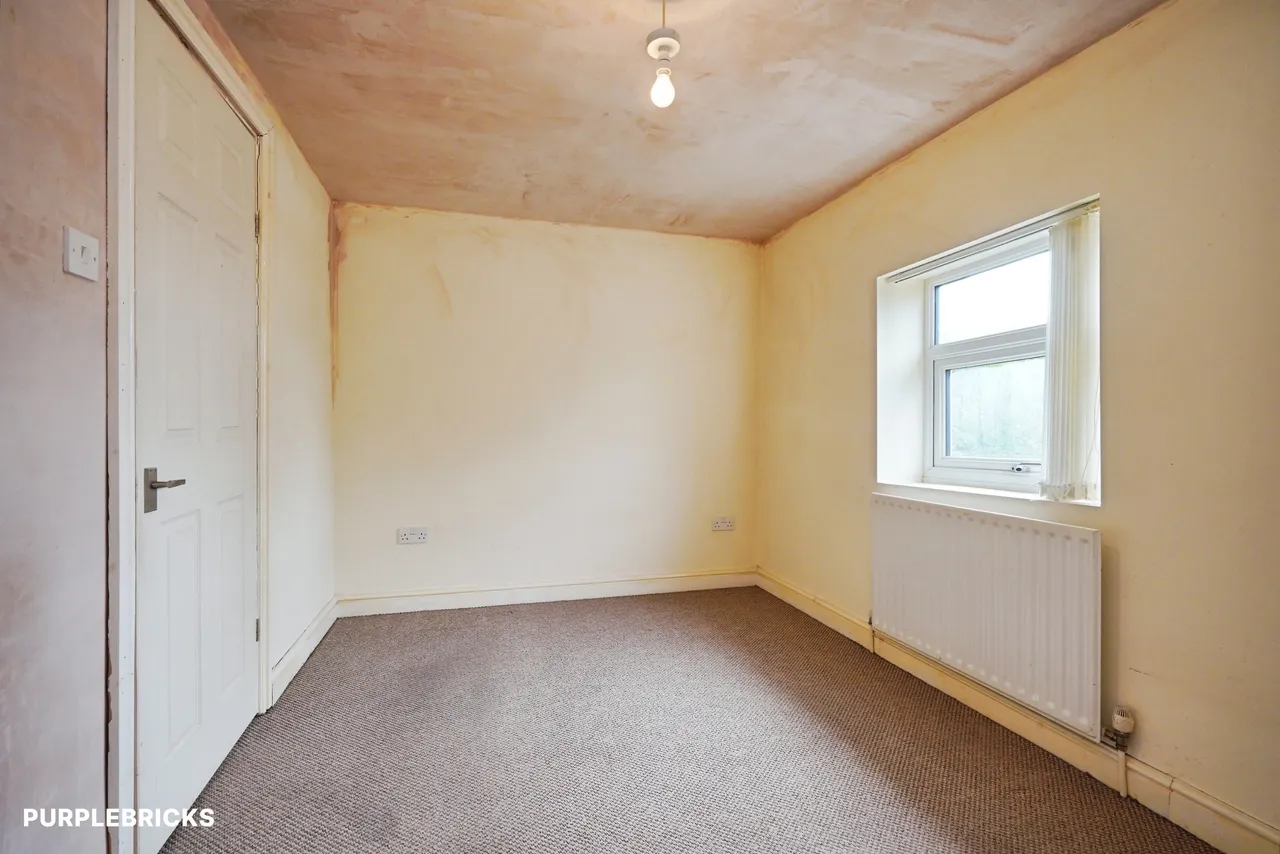High Street, Newhall, DE11, photo 10