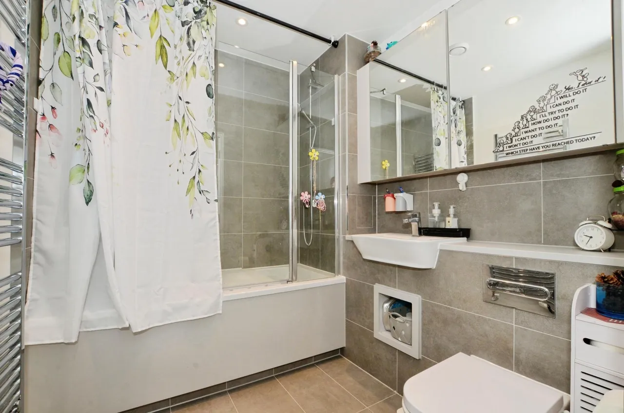 Oxhey Drive, Watford, WD19, photo 5