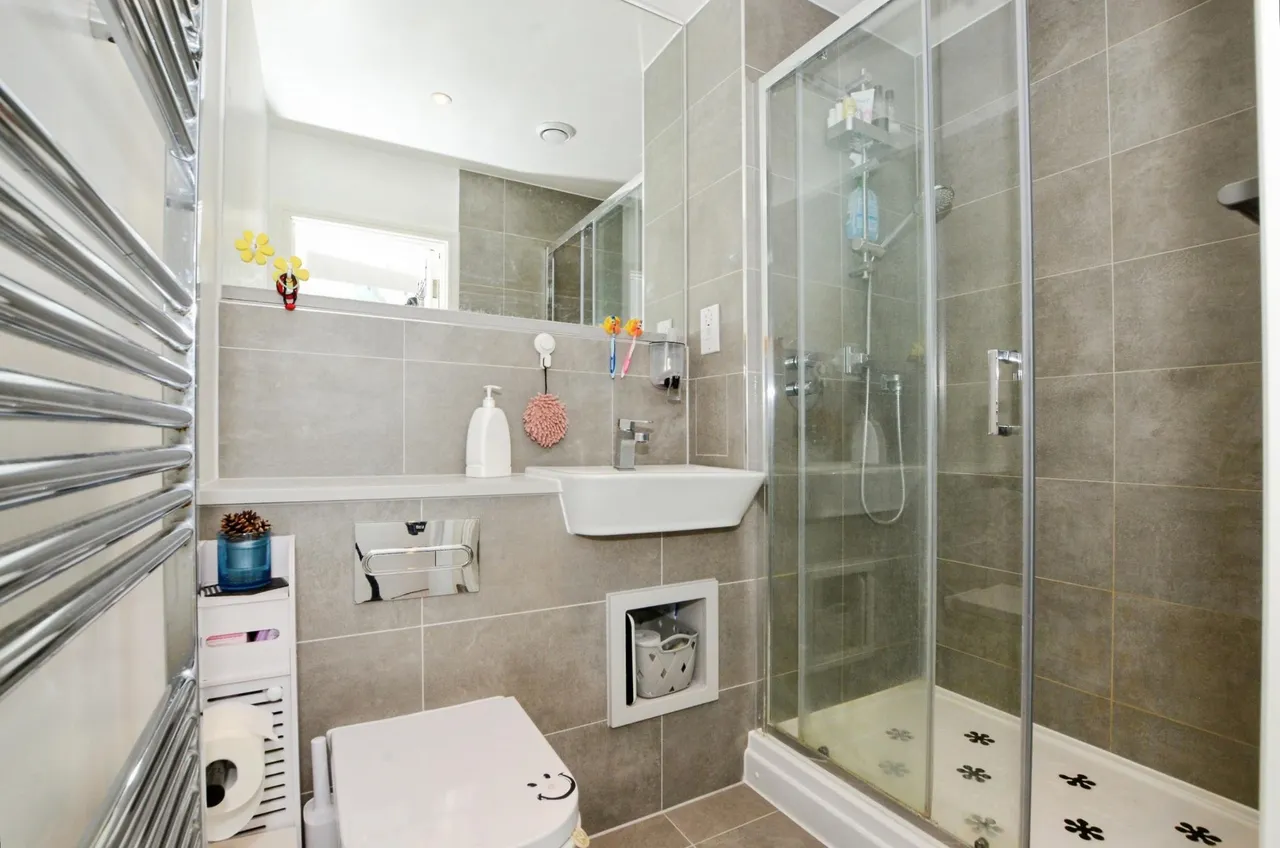 Oxhey Drive, Watford, WD19, photo 8