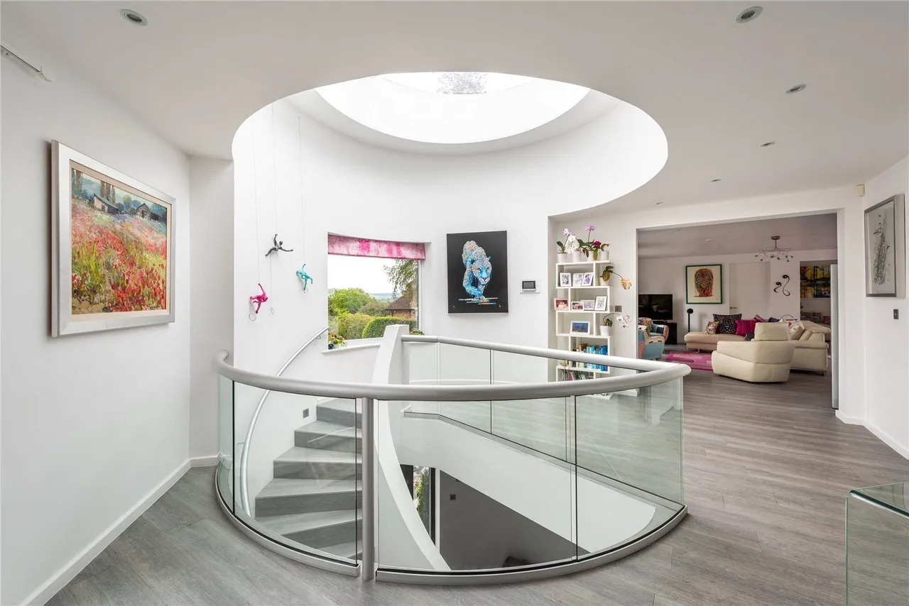 Broomfield Park, Westcott, RH4, photo 16