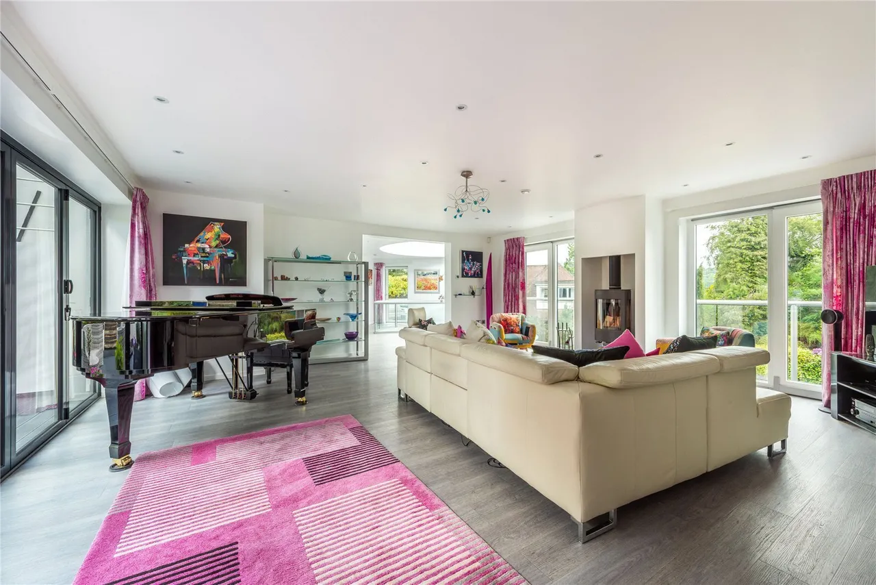 Broomfield Park, Westcott, RH4, photo 13