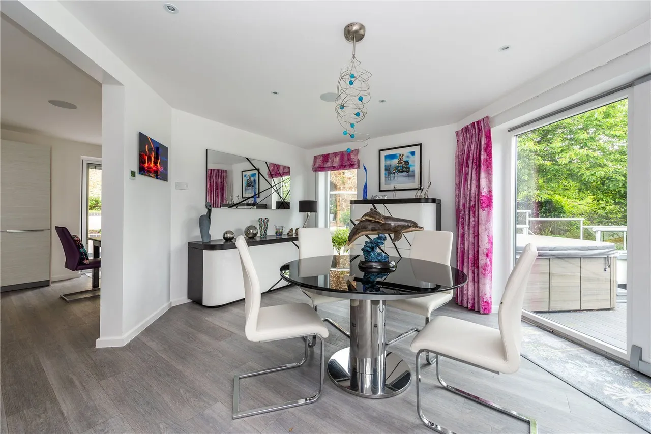 Broomfield Park, Westcott, RH4, photo 6
