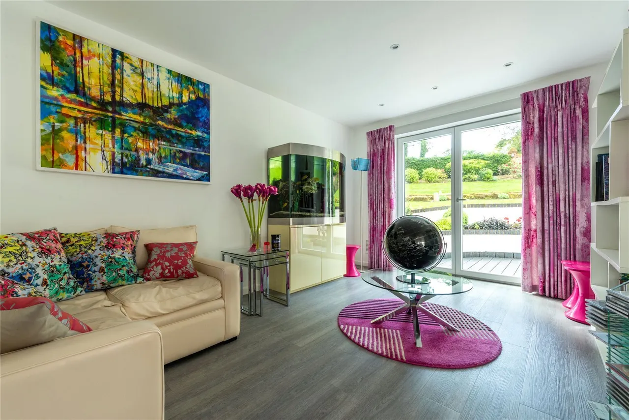 Broomfield Park, Westcott, RH4, photo 11