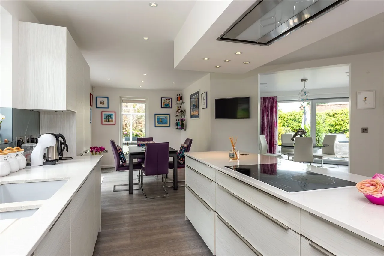 Broomfield Park, Westcott, RH4, photo 4