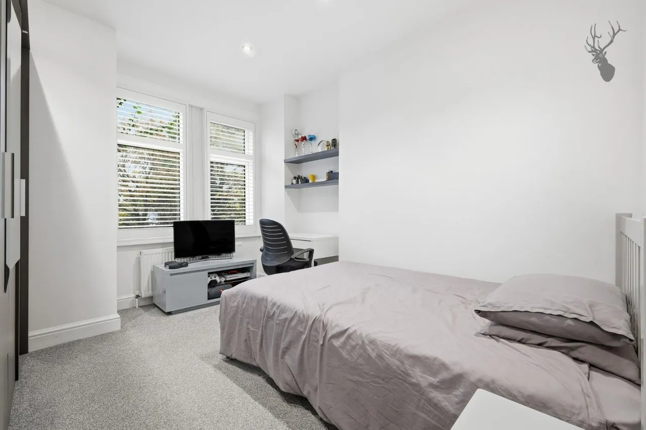 Loughton, IG10, photo 14