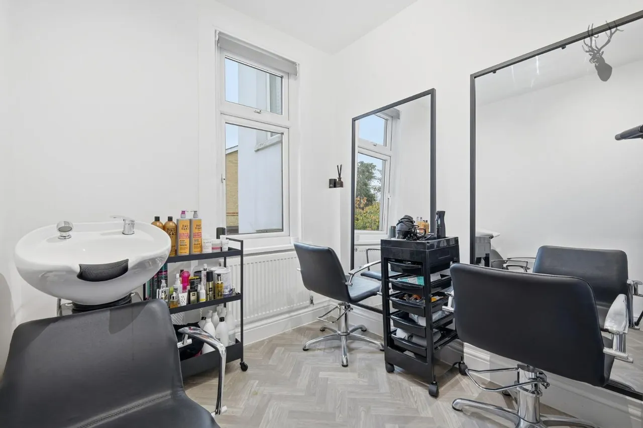 Loughton, IG10, photo 15