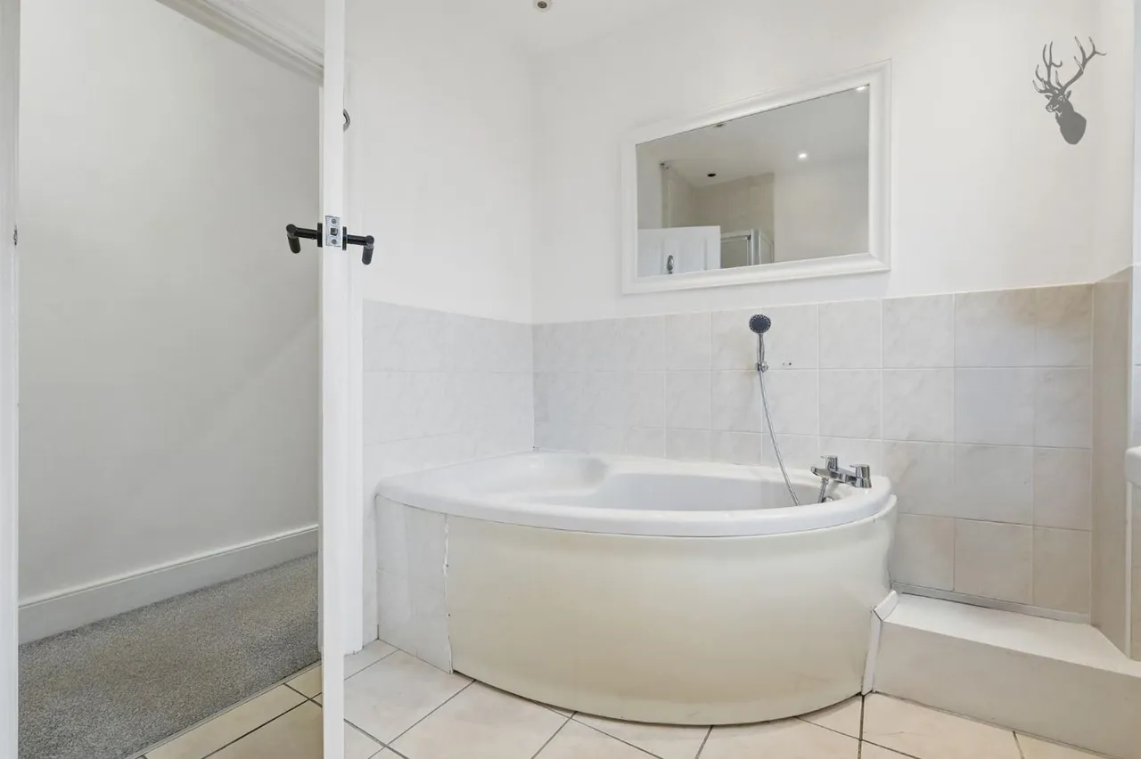 Loughton, IG10, photo 17