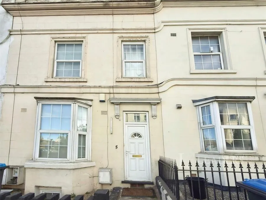 6 bed house to rent, Tachbrook Road, Leamington Spa, CV31
