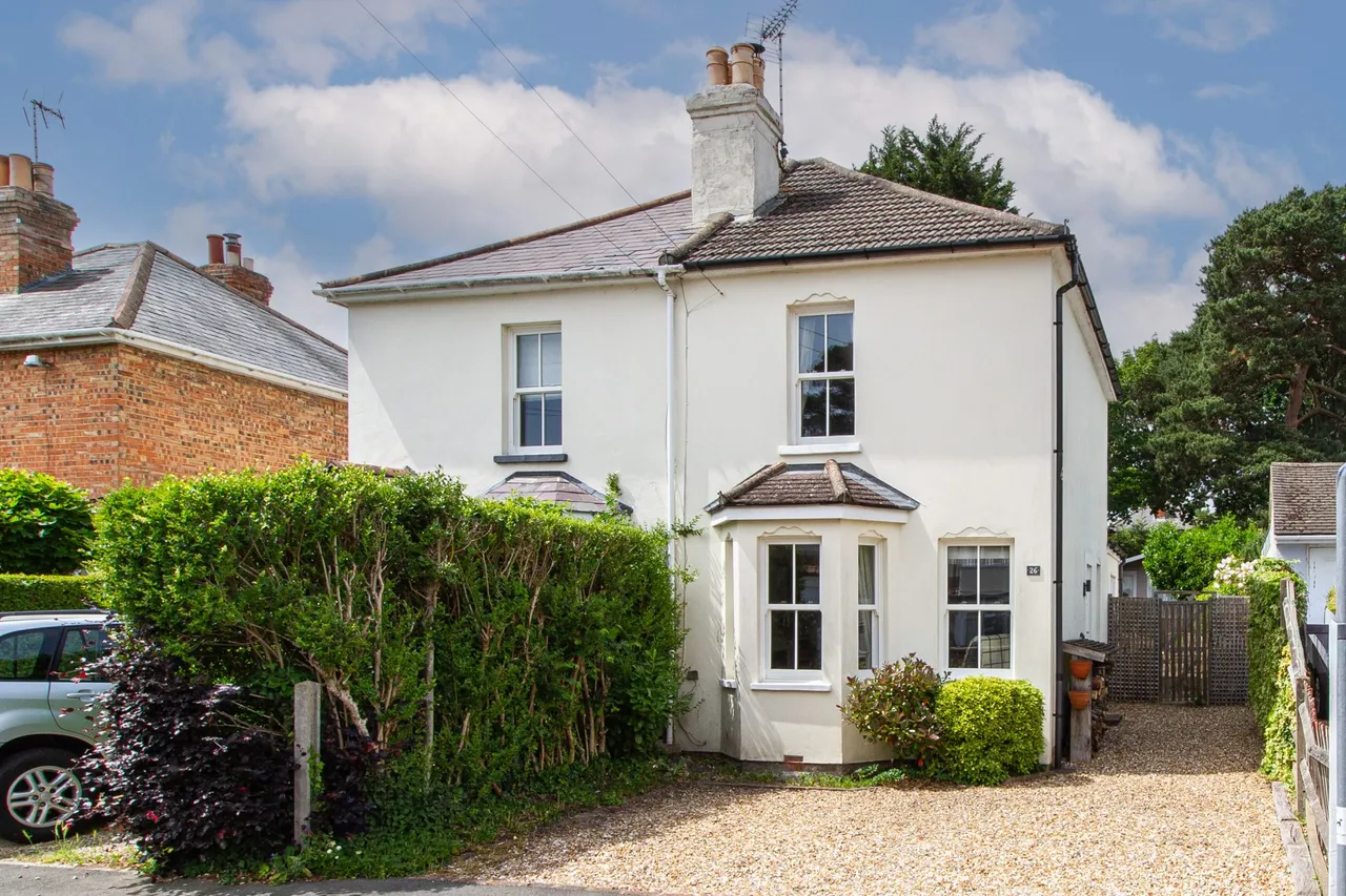 2 bed house for sale — Connaught Road, Fleet, GU51 3RA
