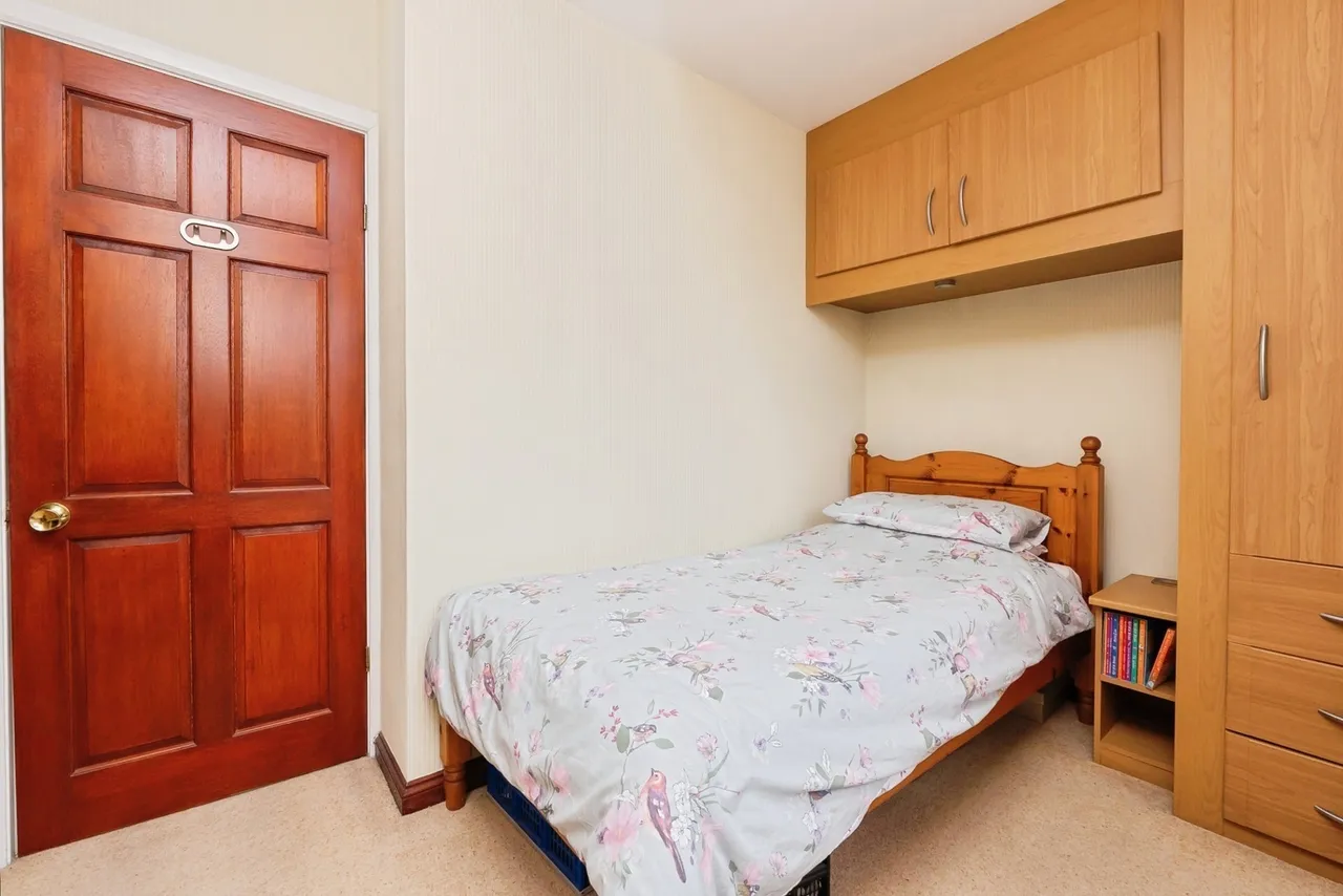Mangotsfield Road, Mangotsfield, Bristol, BS16, photo 18