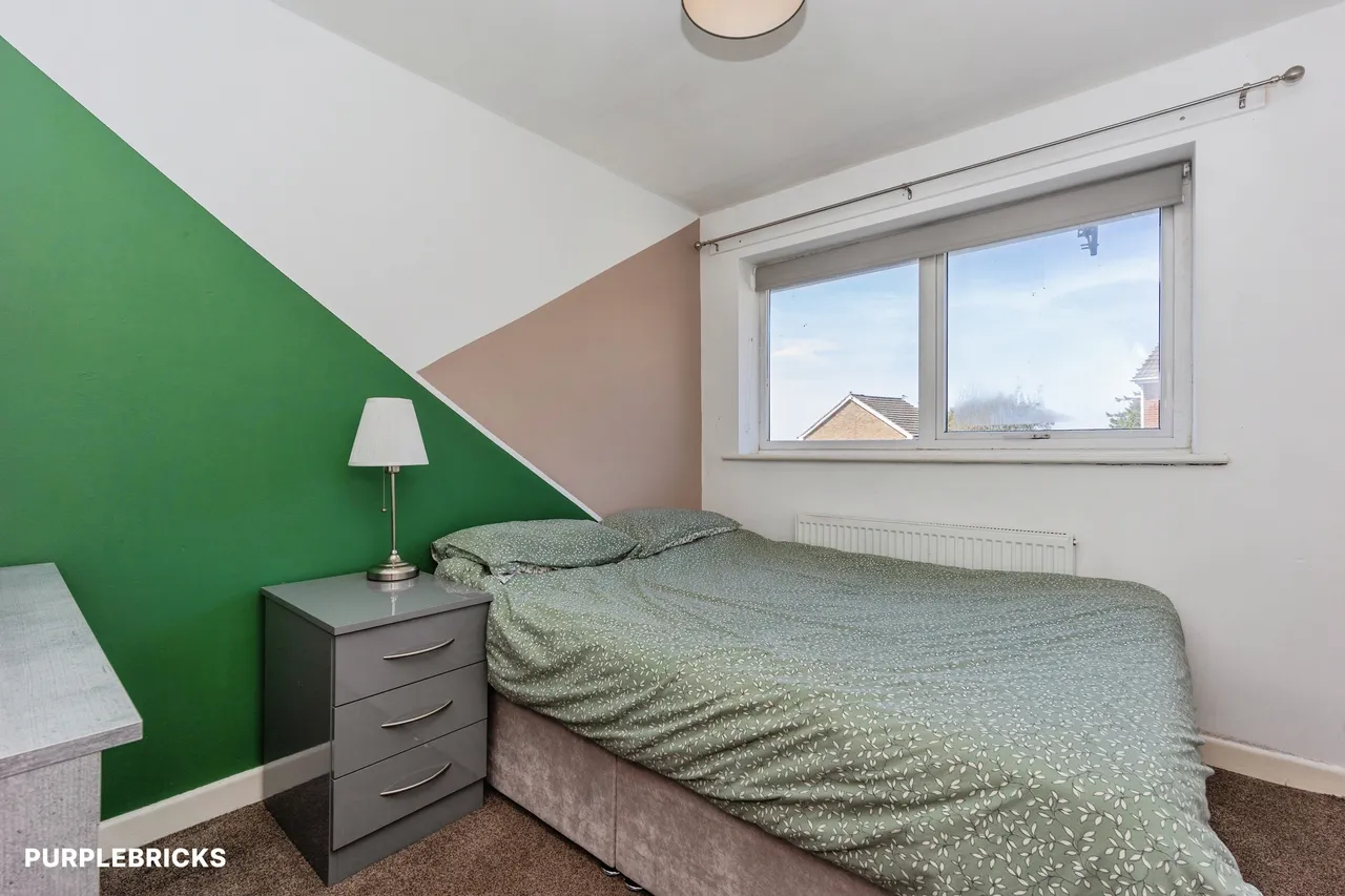 Neston Close, Oldham, OL2, photo 11