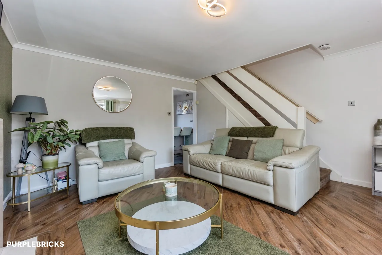 Neston Close, Oldham, OL2, photo 6