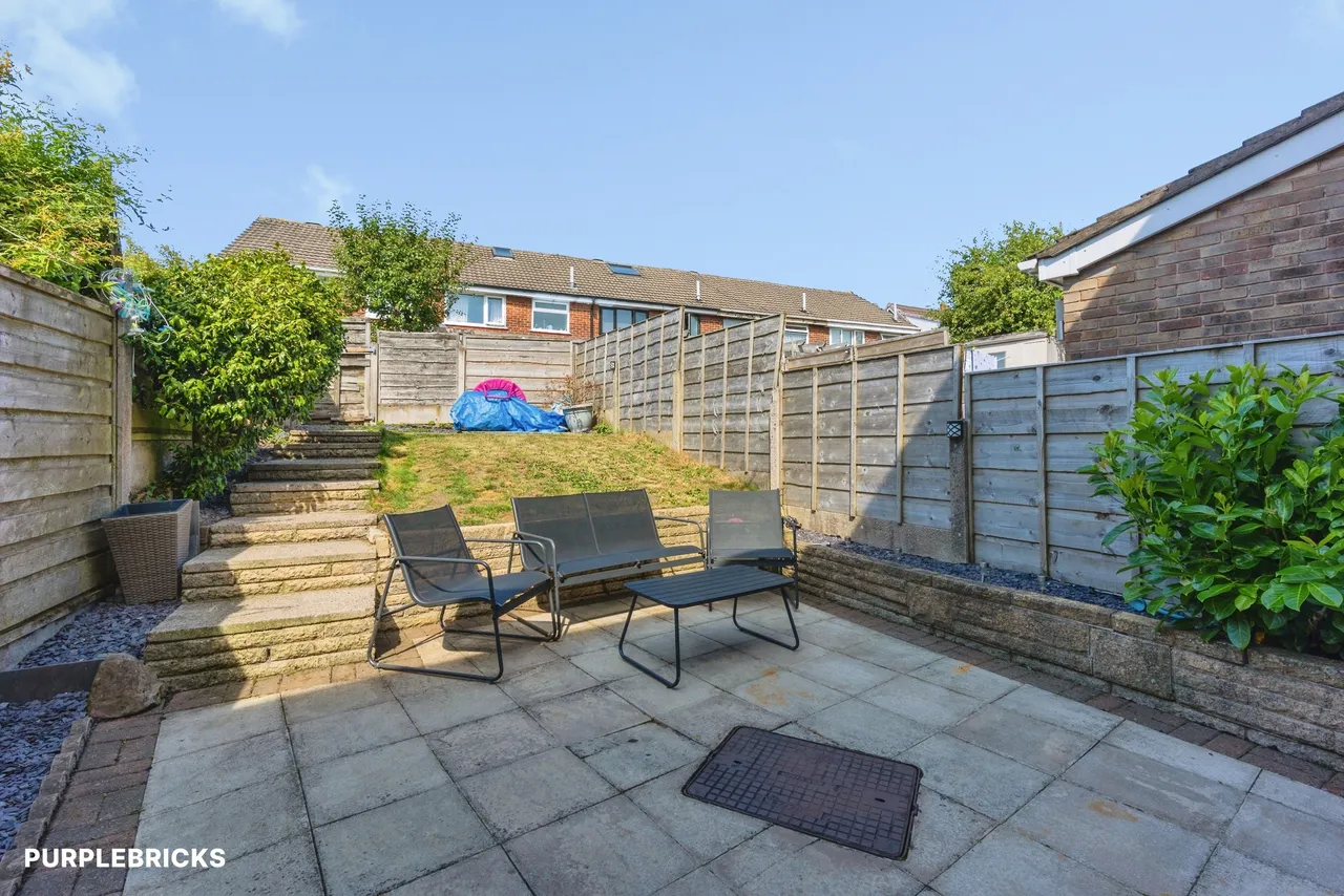 Neston Close, Oldham, OL2, photo 17