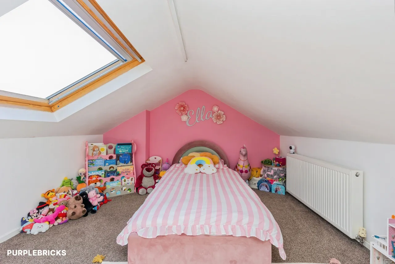 Neston Close, Oldham, OL2, photo 14
