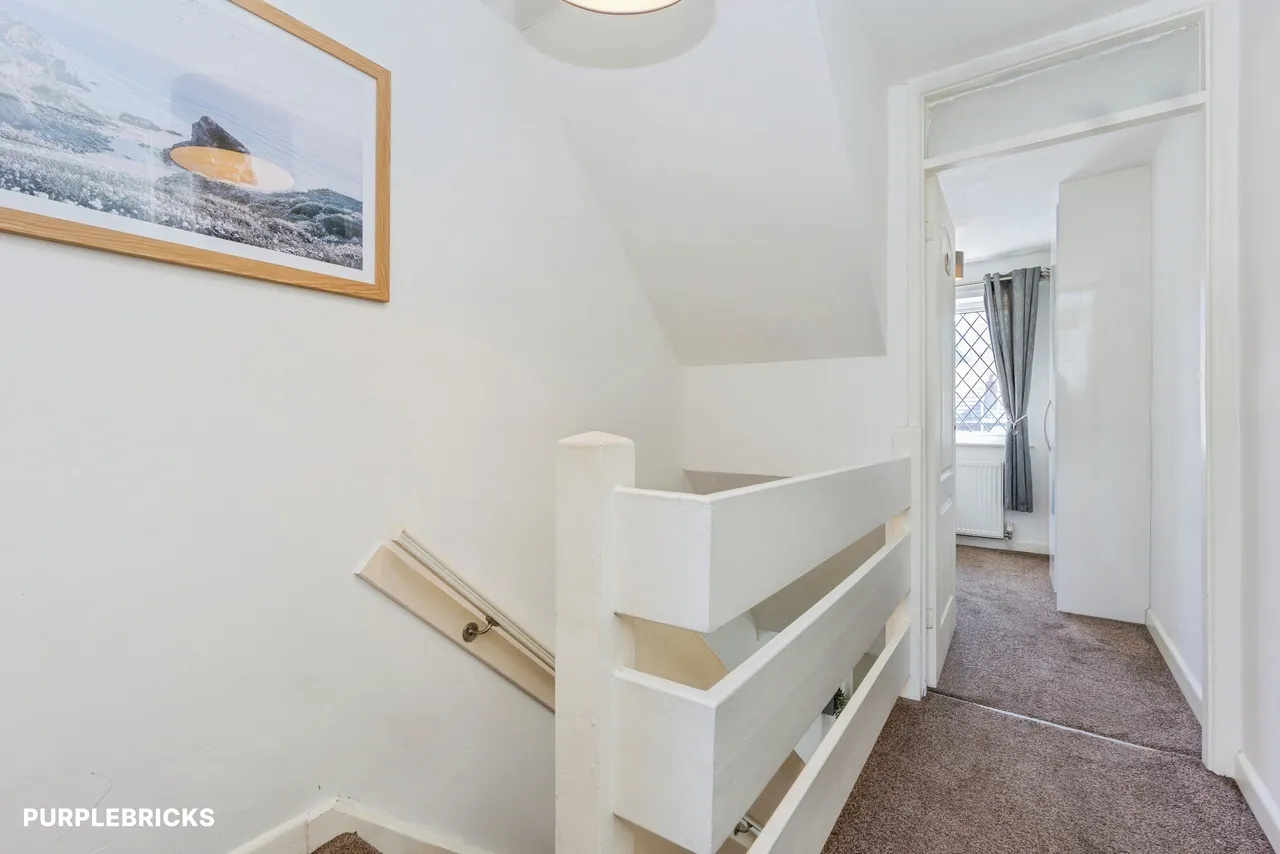 Neston Close, Oldham, OL2, photo 9