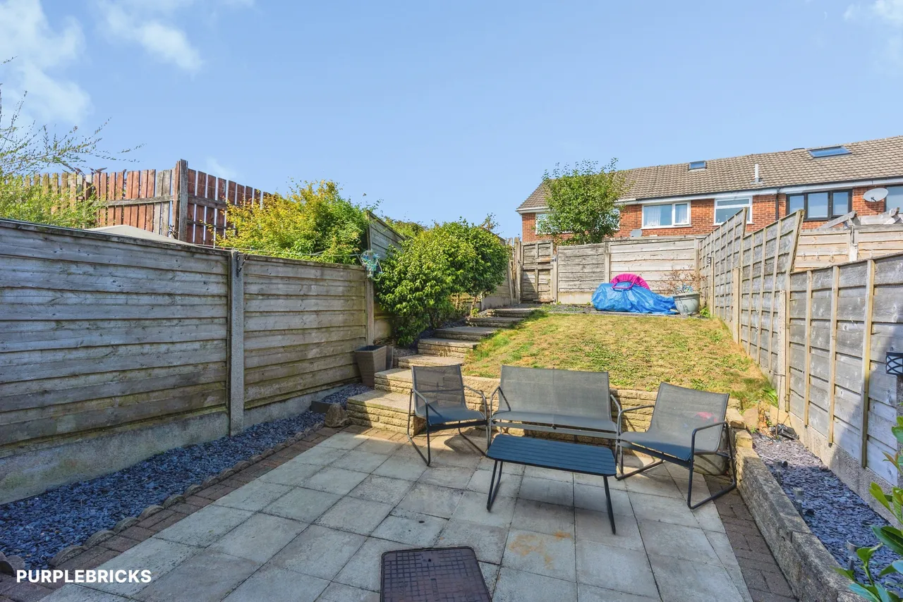 Neston Close, Oldham, OL2, photo 18