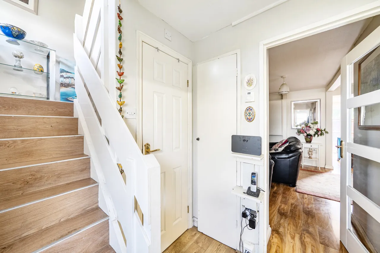 Salmond Close, Stanmore, HA7, photo 9