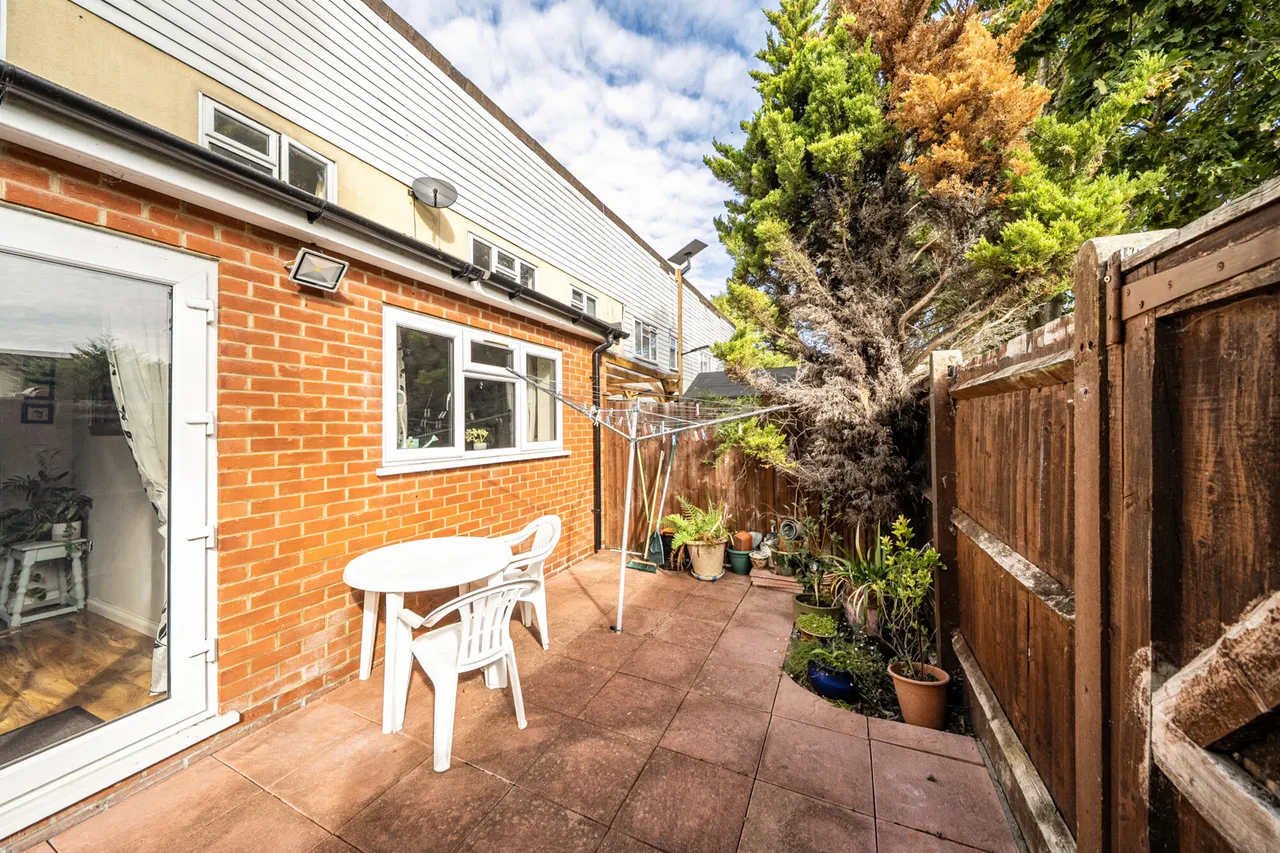 Salmond Close, Stanmore, HA7, photo 10